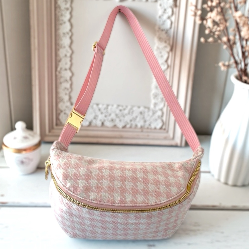 STONEY CLOVER LANE Quilted Pink Houndstooth Jumbo Fanny Pack Bum Bag